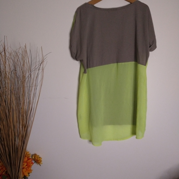 Rock & Republic Small Gray Neon Green Top - Picture 5 of 5